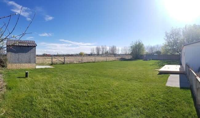 Building Photo - 3 bed, 2 bath home in Hibbard