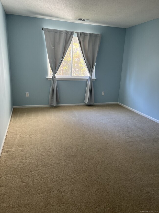 Building Photo - 34 Simsbury Landing