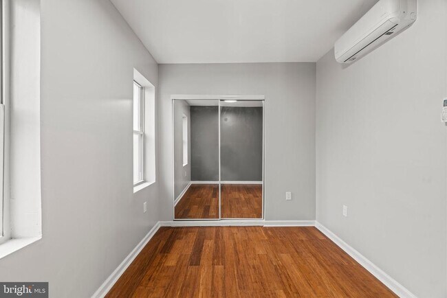 Building Photo - 2539 N Newkirk St