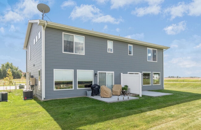 Building Photo - Village at Rock Creek