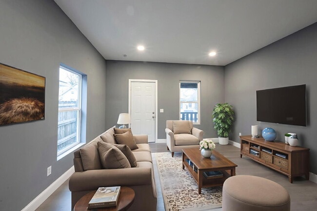 Building Photo - "Charming 2-Bed, 2-Bath Duplex at 119 North Colorado Ave – Your Cozy 1008 Sq Ft Home Awaits!"