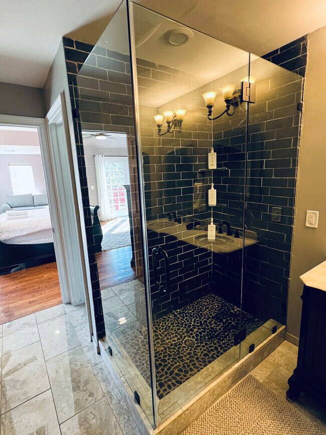 Building Photo - 3209 W Fairview Pl