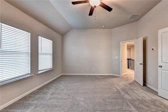 Building Photo - 354 Paxton LN