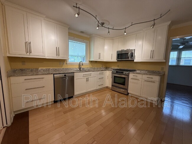 Building Photo - 413 Harolds Dr NW