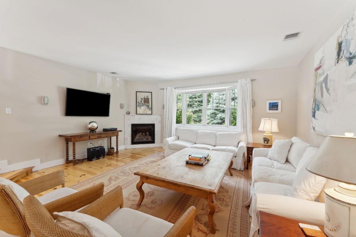 Building Photo - 50 Old Main Rd