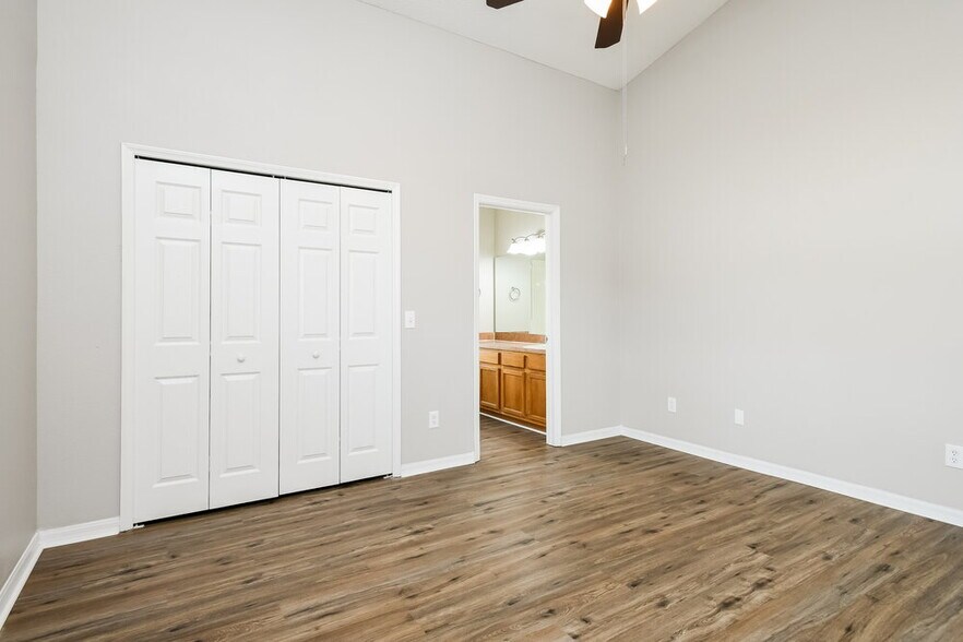 Building Photo - 417 Halstead Dr