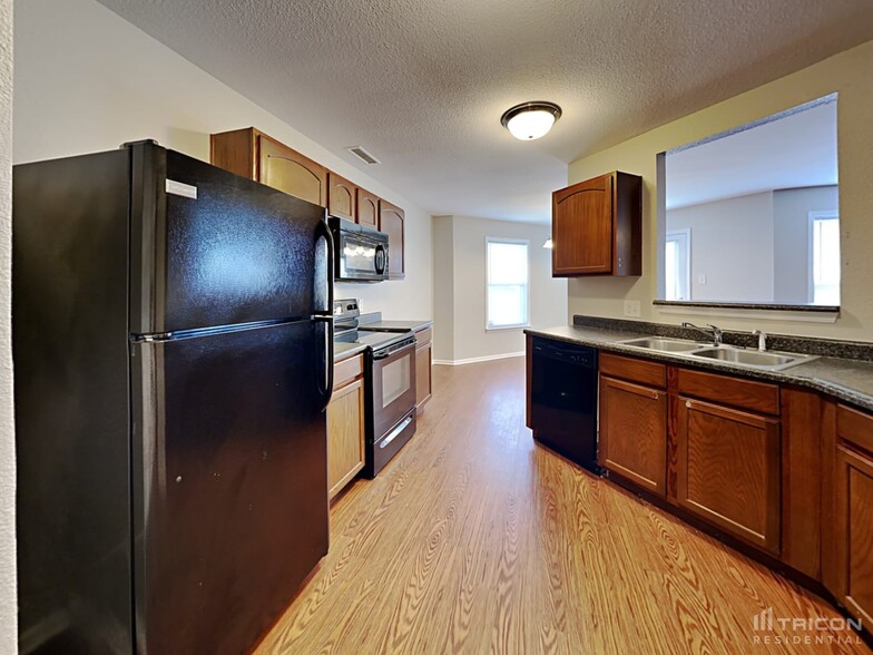 Building Photo - 1447 Pencross Ln
