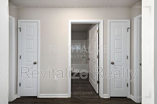 Building Photo - 8072 Irwin Loop