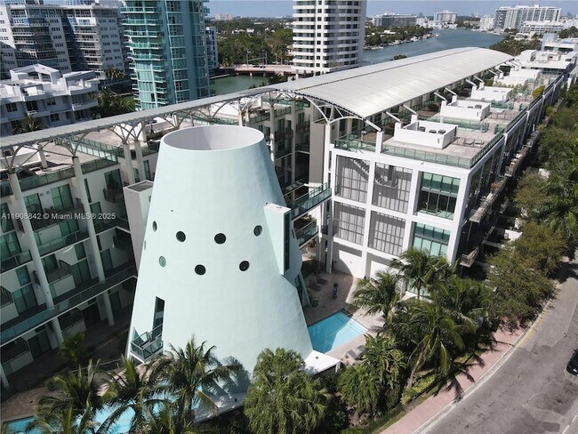 Building Photo - 6000 Collins Ave