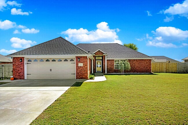 Building Photo - 1202 Hershel Dr