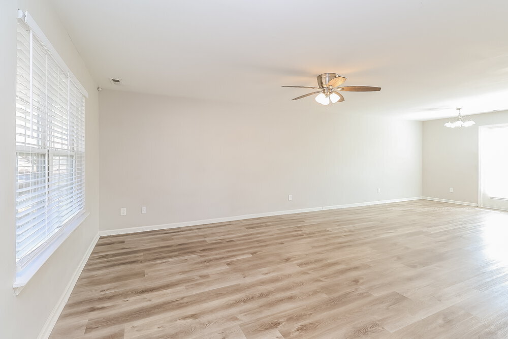 Building Photo - 1121 Vistalite Ln