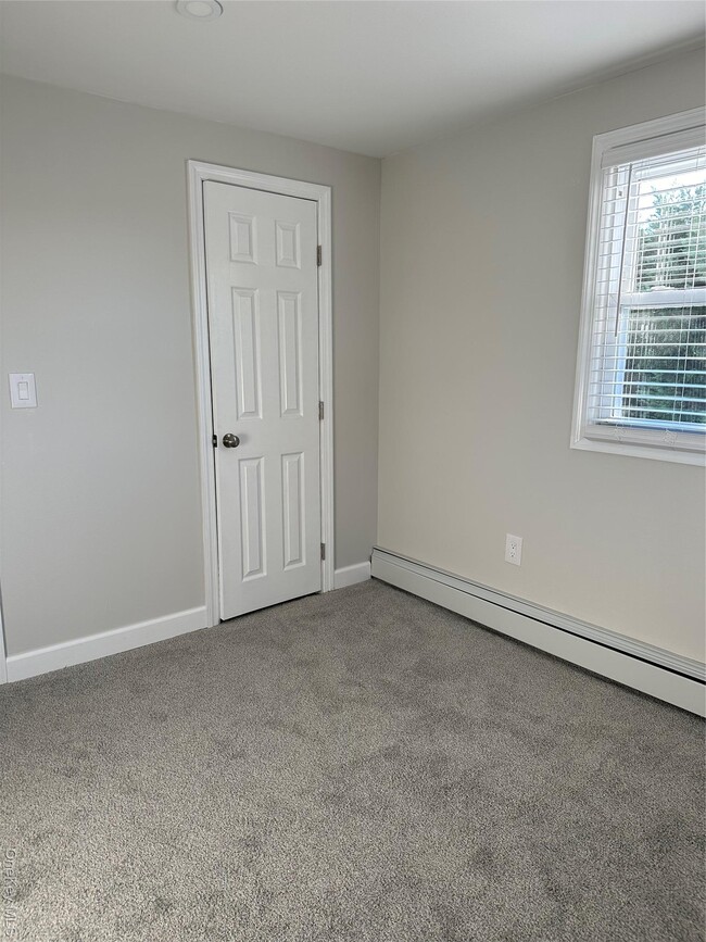 Building Photo - 753 S Walnut St