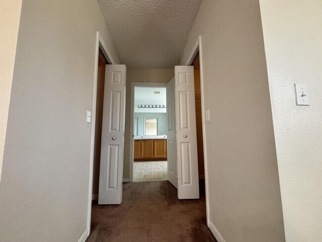 Building Photo - 15133 Moultrie Pointe Rd