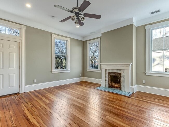 Building Photo - 208 W 35th St