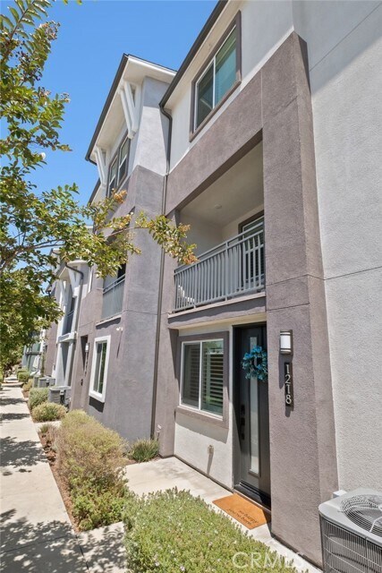 Building Photo - 1218 Breckyn Ln