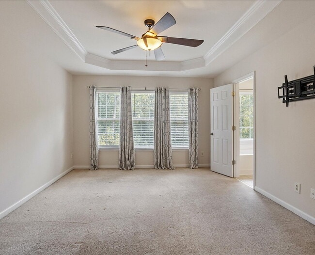 Building Photo - Gorgeous Townhome in Great Raleigh Location!