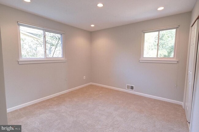 Building Photo - 8725 Susanna Ln