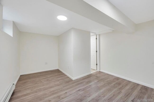 Building Photo - 21 Garden St