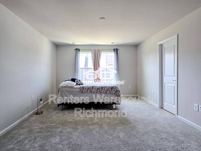 Building Photo - 823 Taylor Grn Wy