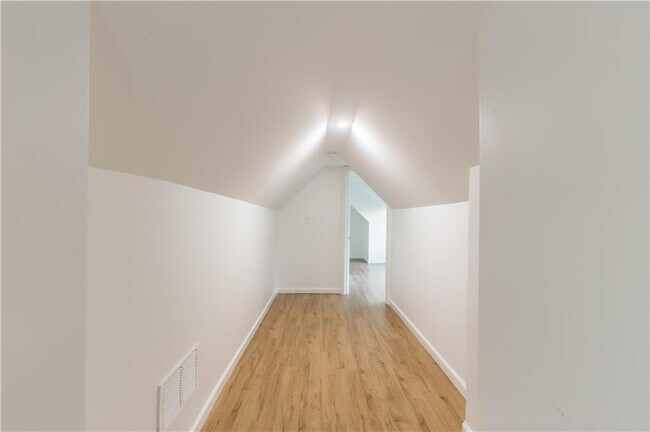 Building Photo - 1170 Niles Ave NW