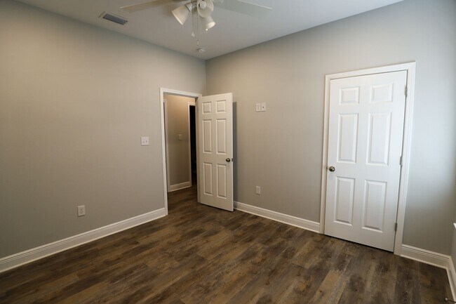 Building Photo - 3220 Tuna Rd