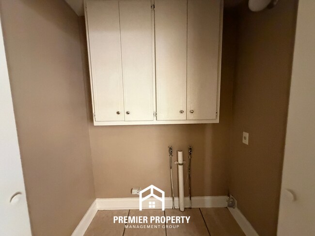 Building Photo - Charming 2BR/1BA Near Berclair | Hardwood Floors & Large Fenced Backyard