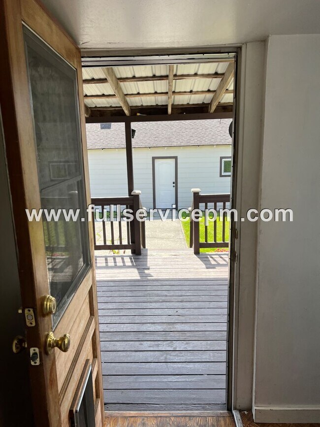 Building Photo - Wonderful corner lot home.