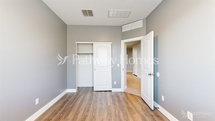 Building Photo - 30995 W Whitton Ave