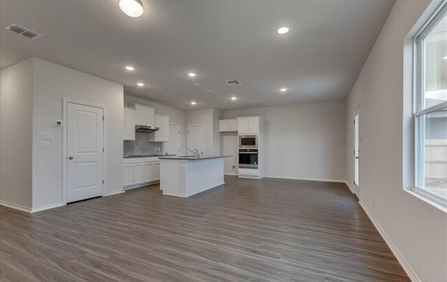 Building Photo - BEAUTIFUL NEW CONSTRUCTION IN HIDDENBROOKE