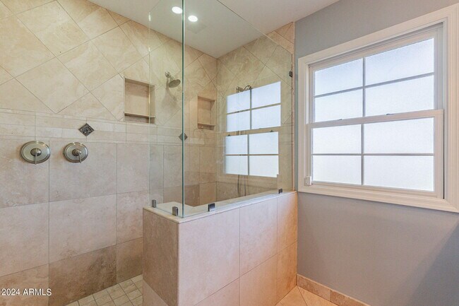 Building Photo - 6433 E Calle Camelia