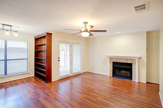 Building Photo - 1304 Harwell Dr