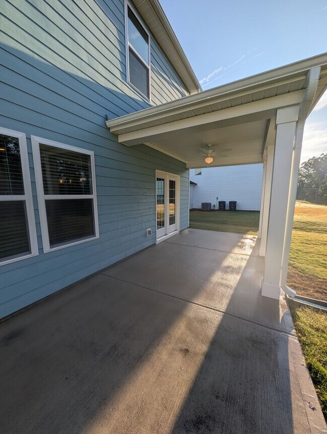 Building Photo - NEW CONSTRUCTION 4BD/2.5 Home in Stonebrid...