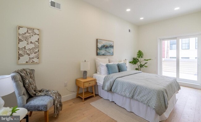 Building Photo - WOW brand new with Deck