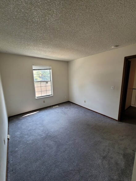 Building Photo - 14333 E Warren Pl
