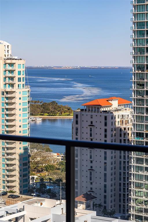 Building Photo - 275 1st Ave S