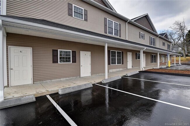 Building Photo - 642 Stafford Ave