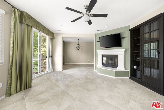 Building Photo - 631 Clearwater Creek Dr