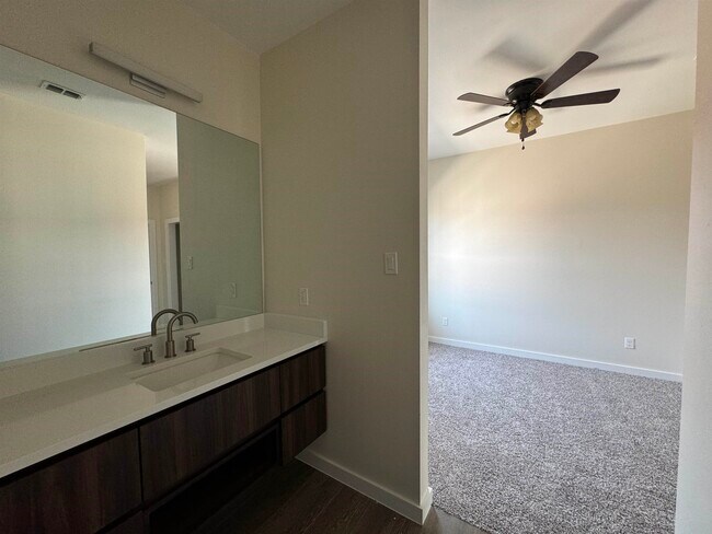 Building Photo - 210 Veracruz Dr