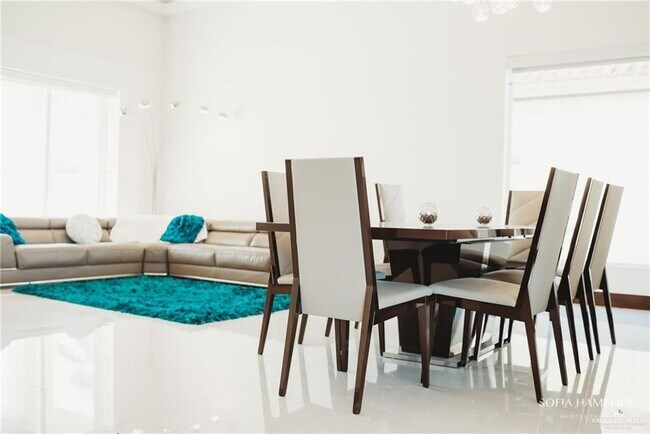 Building Photo - 2012 S 48th St