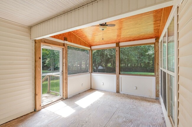 Building Photo - 3 Bedroom 2 Bathroom Home in Walden Creek