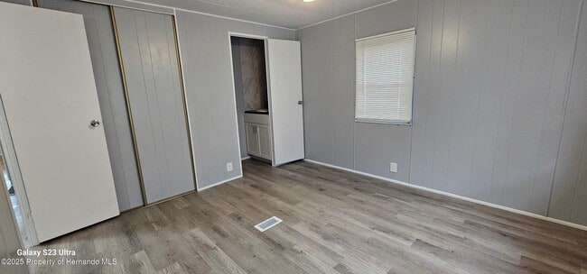 Building Photo - 15038 Brookridge Blvd