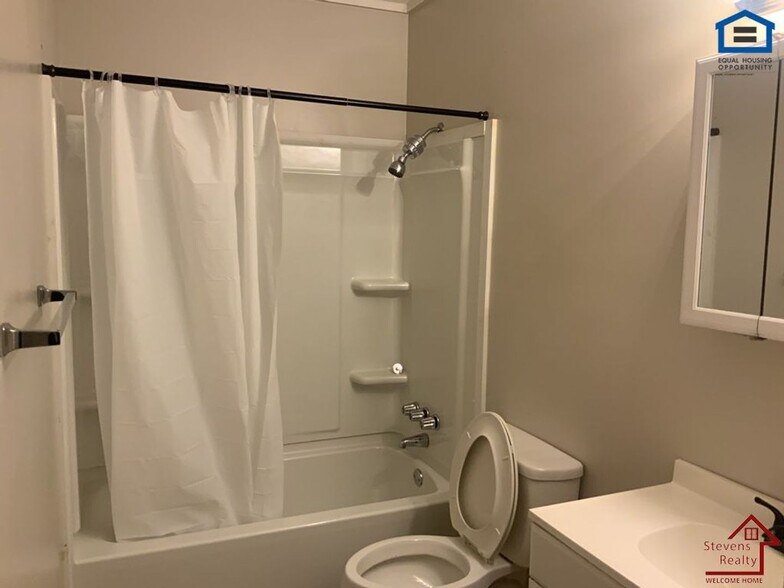 Building Photo - 304 Tunnel Blvd