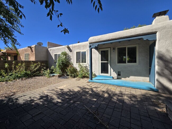 Building Photo - 2071 Placita De Vida
