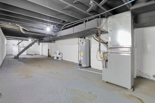 Building Photo - 791-793 E Starr Ave