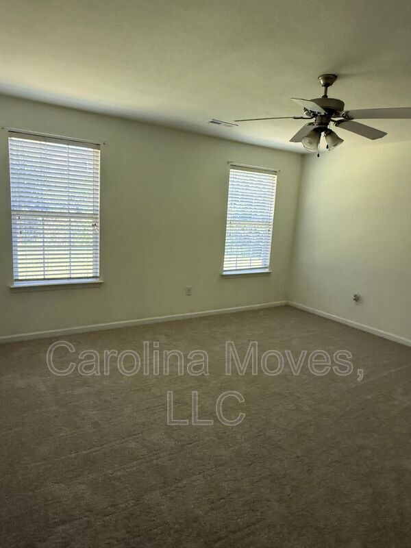 Building Photo - 7 Birchbriar Way