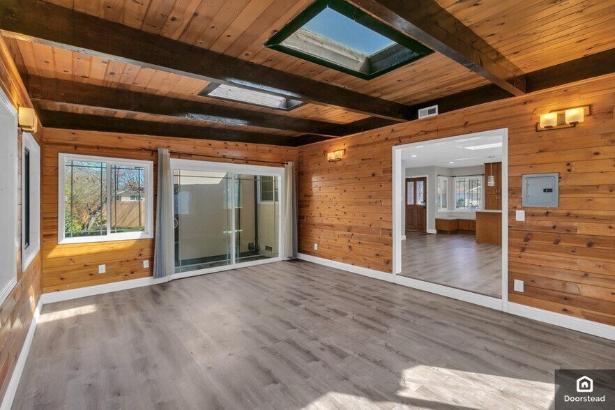 Building Photo - 402 Marylinn Dr