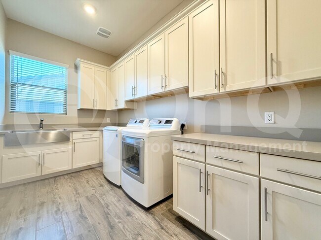 Building Photo - 20911 E Watford Dr