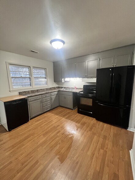 Kitchen 1 - 5810 Wilshire Boulevard