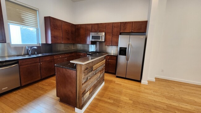 Building Photo - 744 Cannen John Ln