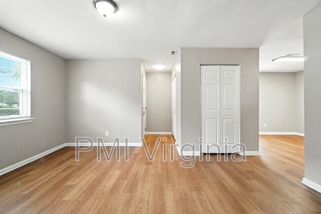 Building Photo - 1076 Dubose Dr